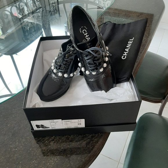 Chanel Shoes - Picture 1 of 3